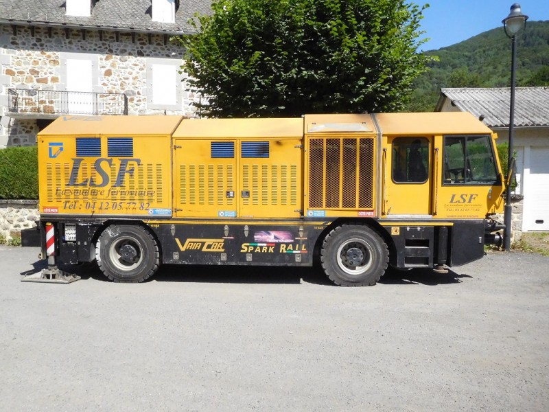 Camion soudure SPARK RAIL - NI - LSF Thiézac 07-2022 (1).JPG