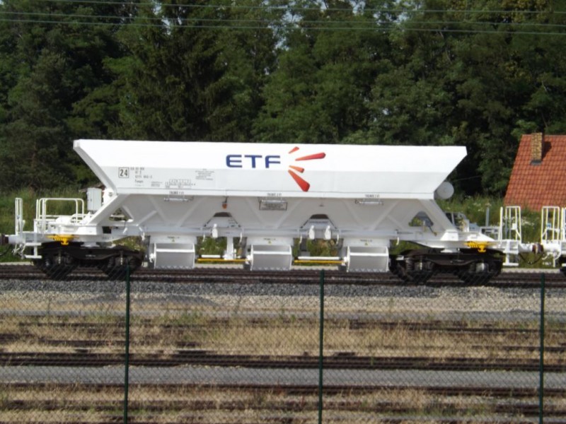 33 87 677 1 042-3 - ETF n°24.jpg