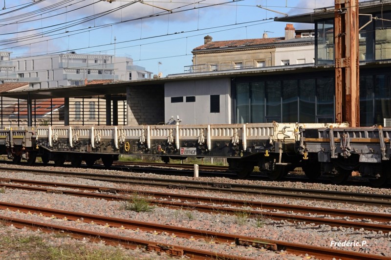 33 87 398 8 042-9 Rens Bordeaux01 221124 F-ERF.JPG (485.24 Kio) Vu 621 fois 33 87 398 8 042-9 Rens Bordeaux01 221124 F-ERF.JPG