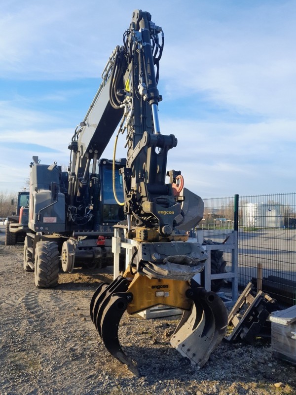 CATERPILLAR M323f - RH600238 - DVF  (Chasse-sur-Rhône 2025-03-05) Photo n°1.jpg