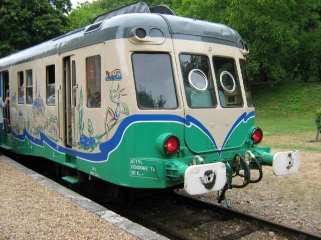 X 2419-ATTVL-Ligne Blois Pont de Braye où circule un autorail touristique (TTVL) jusqu'à Trôo-02.jpg