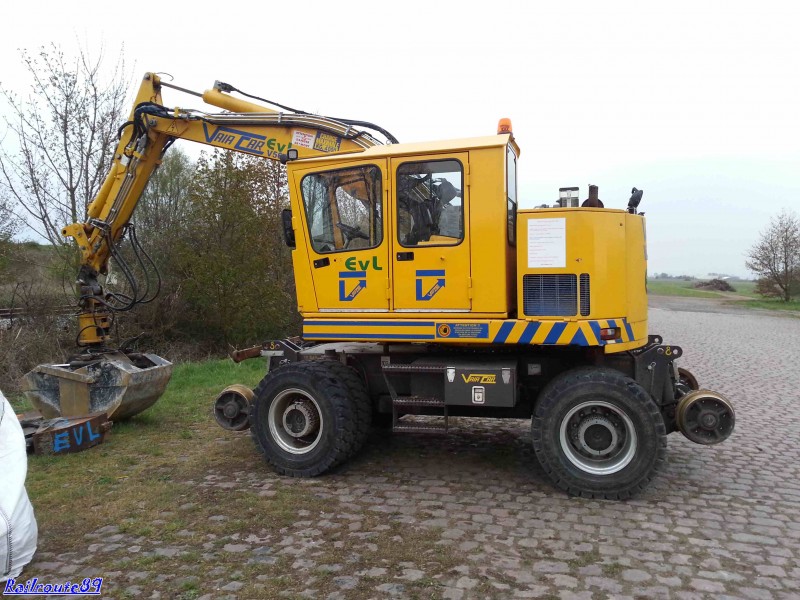 Vaia Car 504 F+ EVL (1).jpg