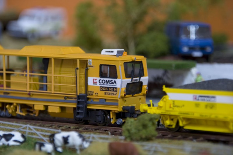 Plasser Theurer DGS 62 N COMSA - Kibri 16070 - 26.jpg