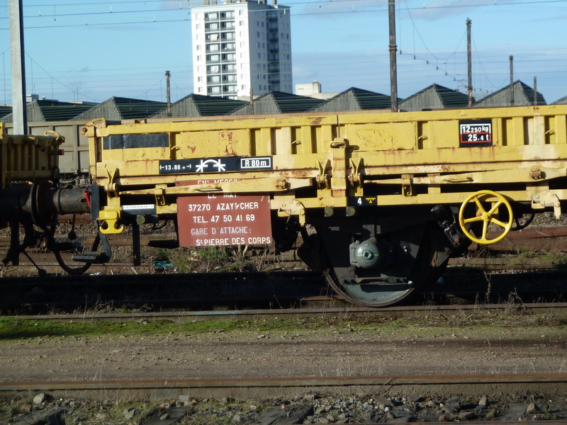 99 87 9 383 882-7 (2014-01-17 St Pierre des Corps) Wagon plat type K50 Meccoli (3).jpg