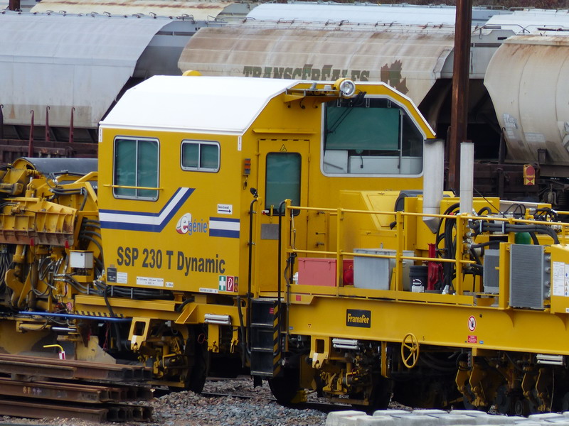 SSP 230 T Dynamie 99 87 9 125 524-8 E.Génie (2014-03-02 base Infra-SNCF St Pierre des Corps) (3).jpg