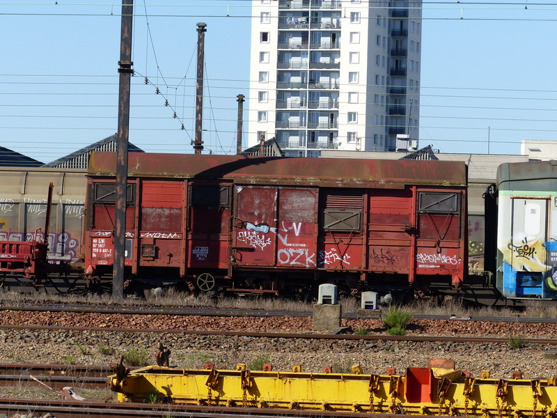 40 87 959 0 407-3 G 54.JPG