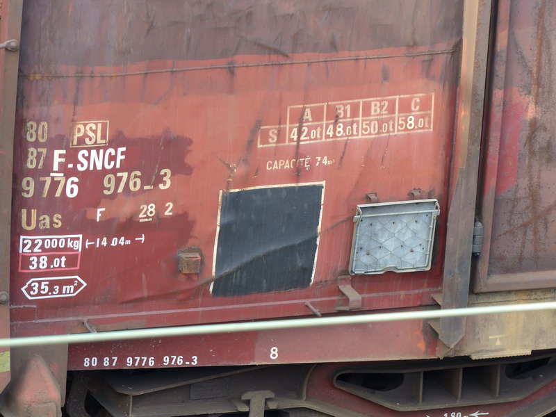 80 87 977 6 976-3 Uas F28 2 F SNCF-PSL (2014-03-28 St Pierre des Corps) (2).jpg