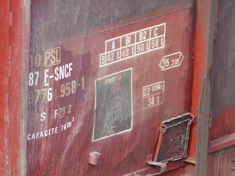 80 87 977 6 958-1 Uas F28 2 F SNCF-PSL (2014-03-28 St Pierre des Corps) (2).jpg