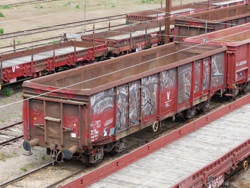 80 87 977 6 145-5 Uas F28 2 F SNCF-PSL (2014-04-23 St Pierre des Corps) (1).jpg