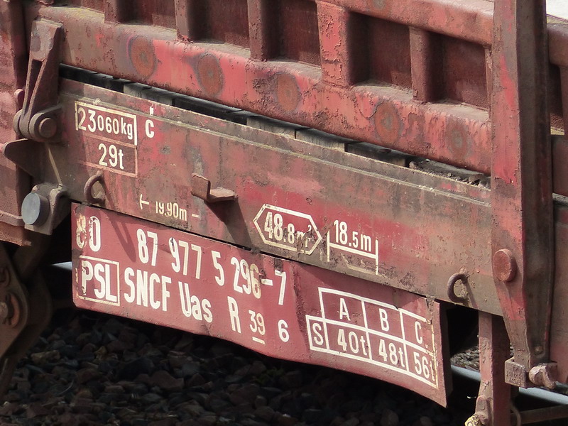 80 87 977 5 296-7 Uas R39 6 SNCF-PSL (2014-04-23 St Pierre des Corps) (2).jpg