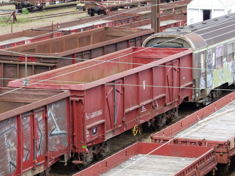 80 87 977 6 032-5 Uas F28 2 F SNCF-PSL (2014-04-23 St Pierre des Corps) (1).jpg