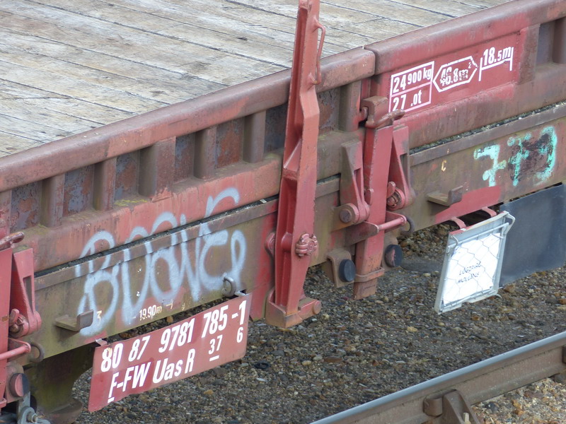 80 87 978 1 785-1 Uas R37 6 F-FW (2014-05-14 St Pierre des Corps) (2).jpg