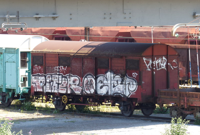 40 87 959 0 116-9 Us G54 2 SNCF-BD (2014-07-02 St Pierre des Corps) (1).jpg