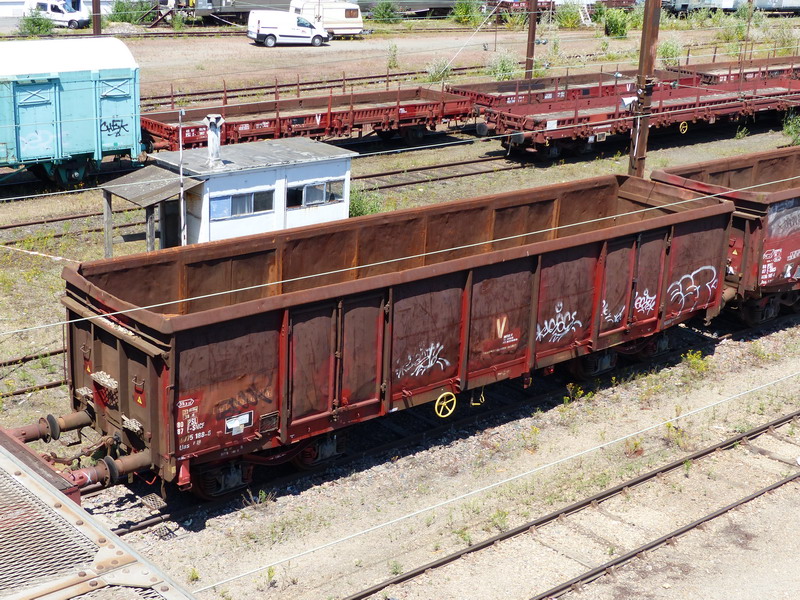 80 87 977 5 188-6 Uas F28 F SNCF-PSL (2014-07-02 St Pierre des Corps) (1).jpg