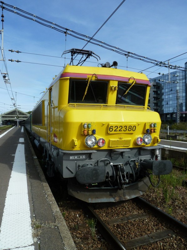 22380 (2014-08-23 gare de Tours) 14048 V.F (3).jpg