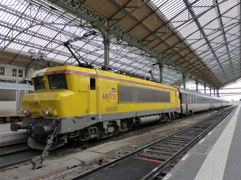 22295 (2014-10-20 gare de Tours) 4505 V.E (3).jpg