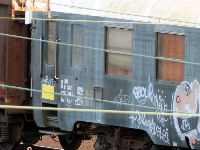 80 87 979 3 301-3 Uas H55 0 F SNCF-RN (2014-12-11 SPDC) (2).jpg