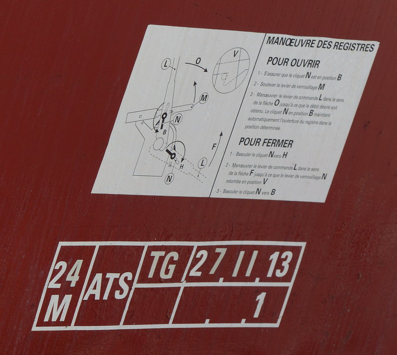 80 87 977 9 110-6 Uas D12 6 F SNCF-PSL (2015-04-08 Tours) (4).jpg