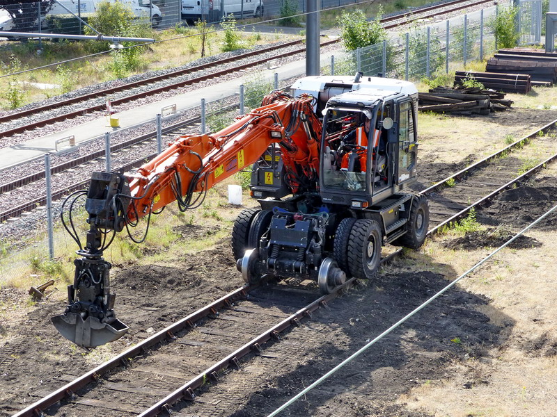 Hitachi D 2R Type ZX 170 PRR (2015-06-18 Tours) CLMTP (2).jpg