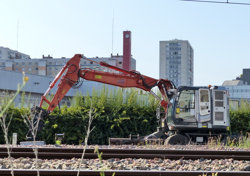 Hitachi ZX 170 PRR (2015-07-16 Tours) CLMTP (1).jpg