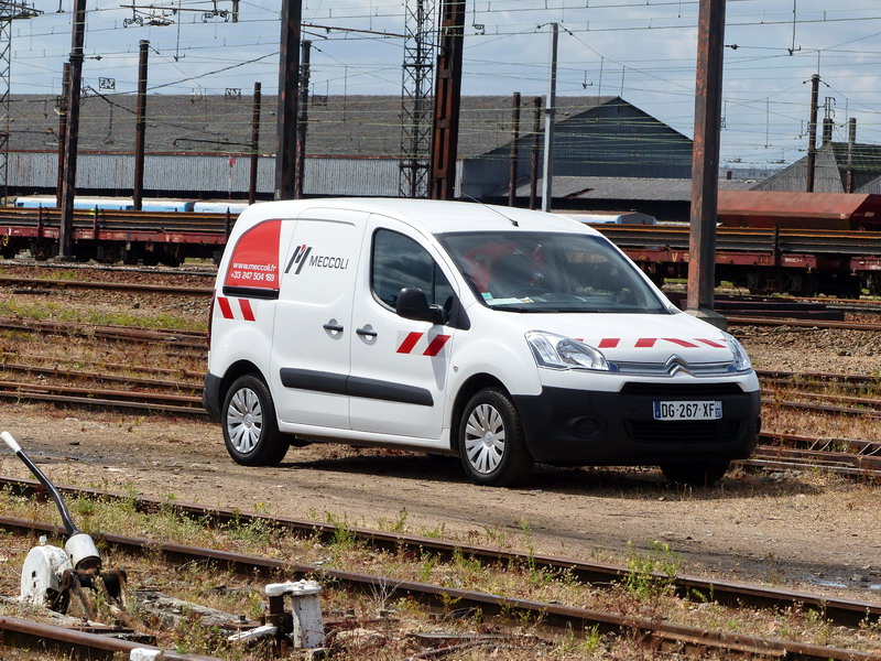 Citroën Berlingo DG-267-XF (2015-07-29 SPDC) (1).jpg