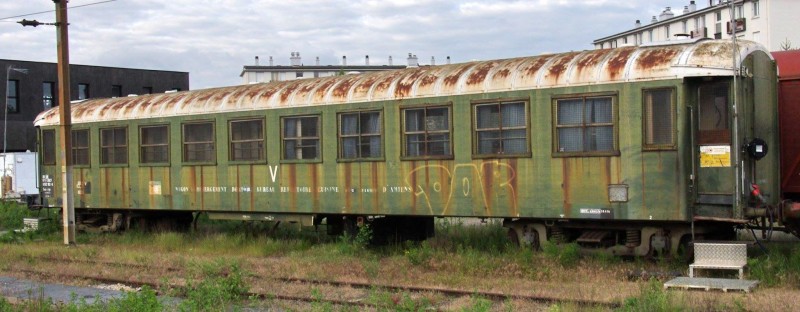 80 87 979 1 182-8 Uas H70 0 F SNCF-AM (2013-02-20gare de Tergnier) (6).jpg