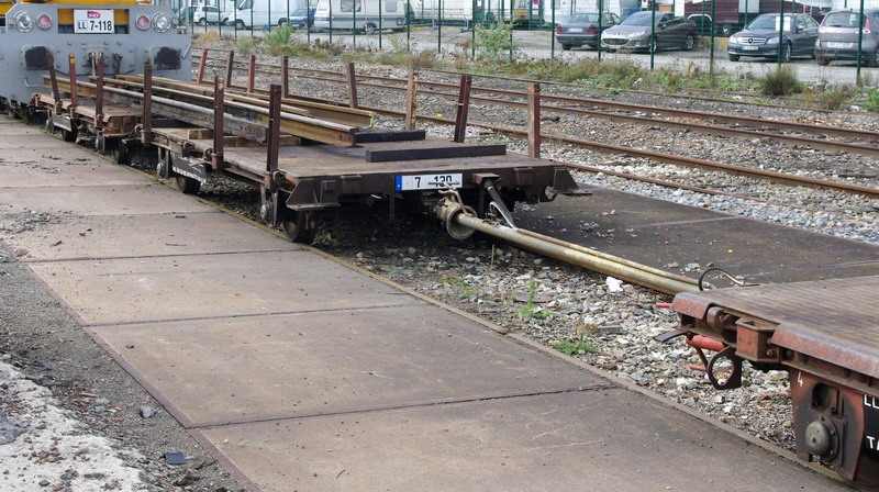 99 87 9 285 218-3 (2014-10-2014 gare de Saint Quentin) DU 84 C 7.118 SNCF-LL (20).jpg