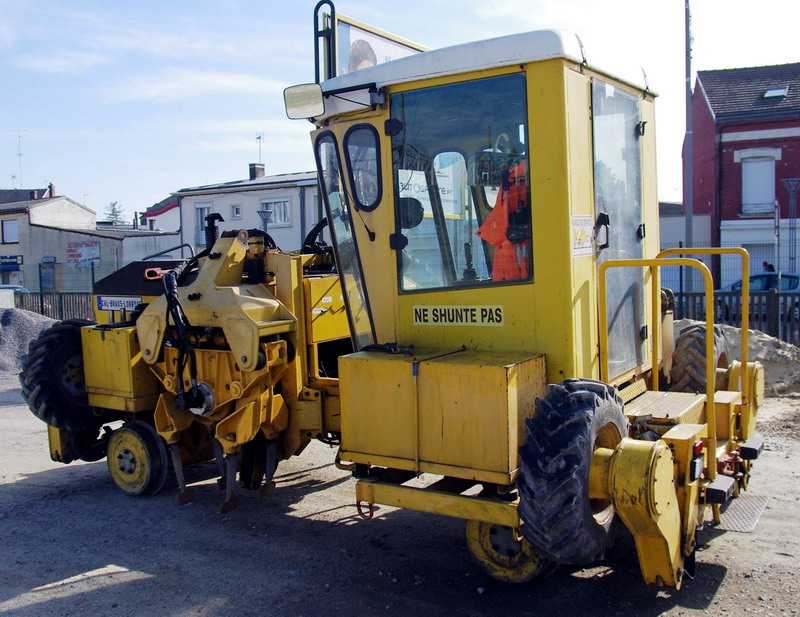 Geismar BRAD 4141 (2015-04-07 gare de Tergnier) (13).jpg