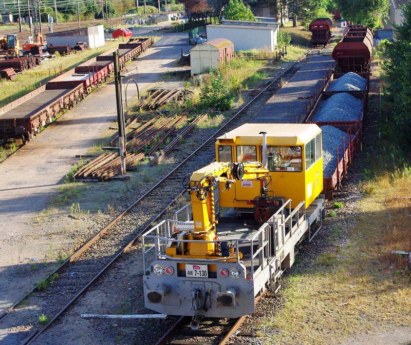 99 87 9 285 230-8 (2012-09-15 gare de Tergnier 02) DU 84 C AM 7.130 (4).jpg