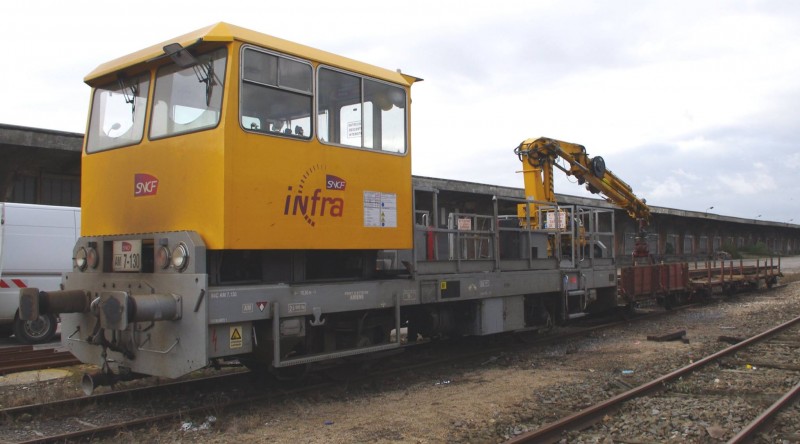 99 87 9 285 230-8 (2012-11-26 gare de St Quentin 02) DU 84 C AM 7.130 (8).jpg