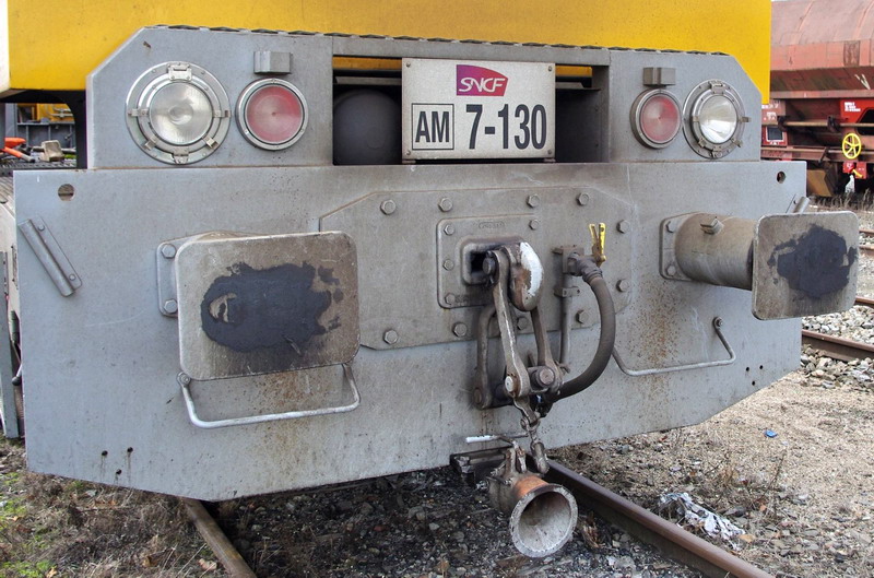 99 87 9 285 230-8 (2012-11-26 gare de St Quentin 02) DU 84 C AM 7.130 (16).jpg