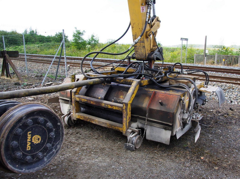 Brosseuse (2016-08-08 gare de Flavy le Martel O2) Colas Rail (11)).jpg