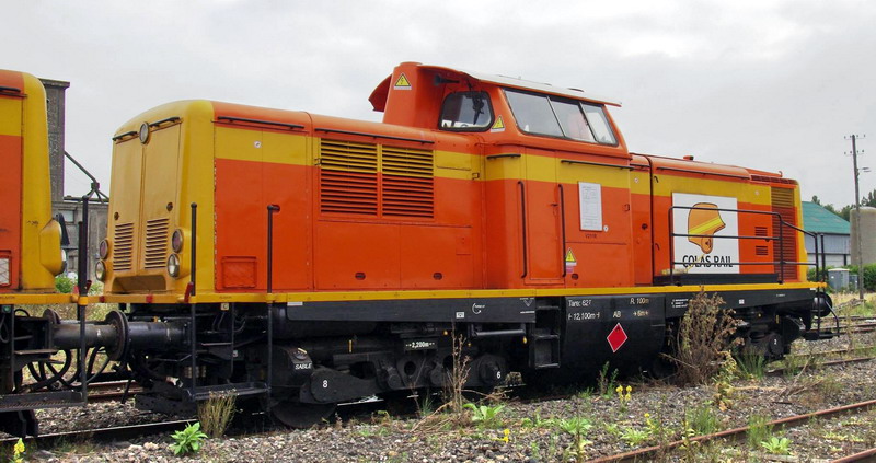 99 87 9 182 543-9 (2016-08-08 gare de Chaulnes) Colas Rail V211R (15).jpg