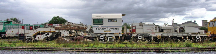 99 87 9 125 521-4 Type SSP 230 T Dynamic (2016-08-20 gare de Chaulnes) Eiffage-Pichenot Bouillé (26).jpg