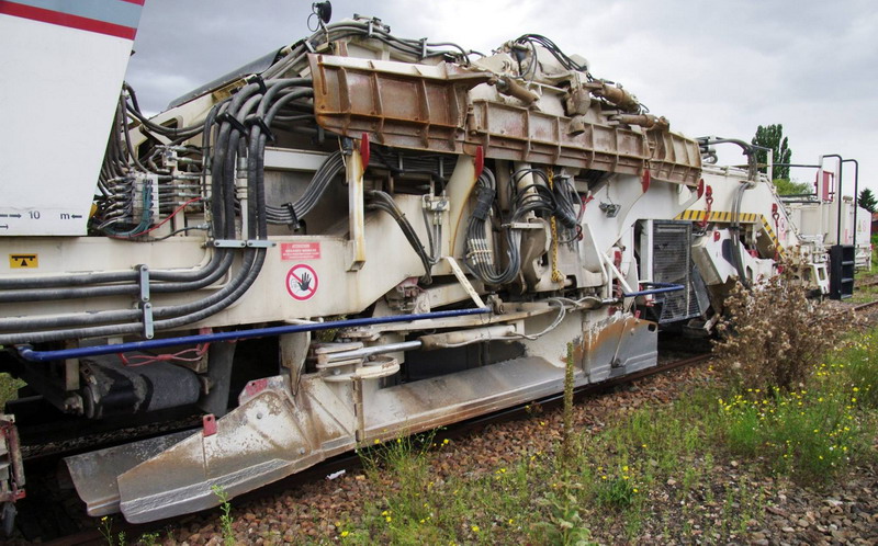 99 87 9 125 521-4 Type SSP 230 T Dynamic (2016-08-20 gare de Chaulnes) Eiffage-Pichenot Bouillé (45).jpg