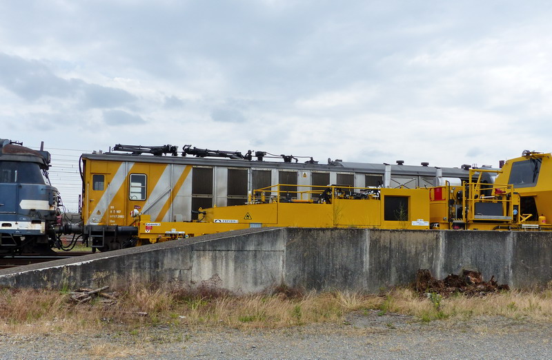 80 87 979 7 200-3 Uas W49 6 F SNCF (2015-06-13 Infrapôle LGV A à SPDC) 'Vulcain' (6).jpg