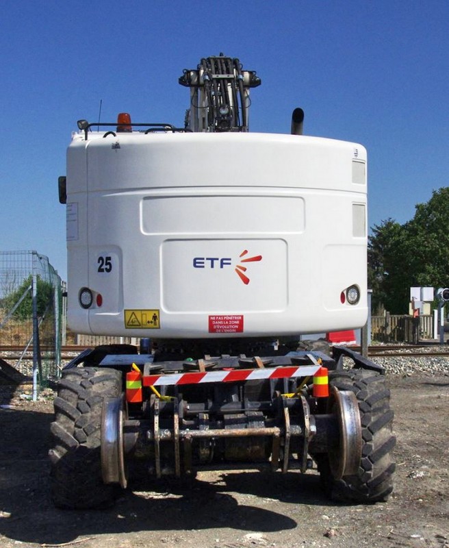 UNAC 22 TRR (2016-09-08 gare de Flavy-le-Martel) ETF (2).jpg