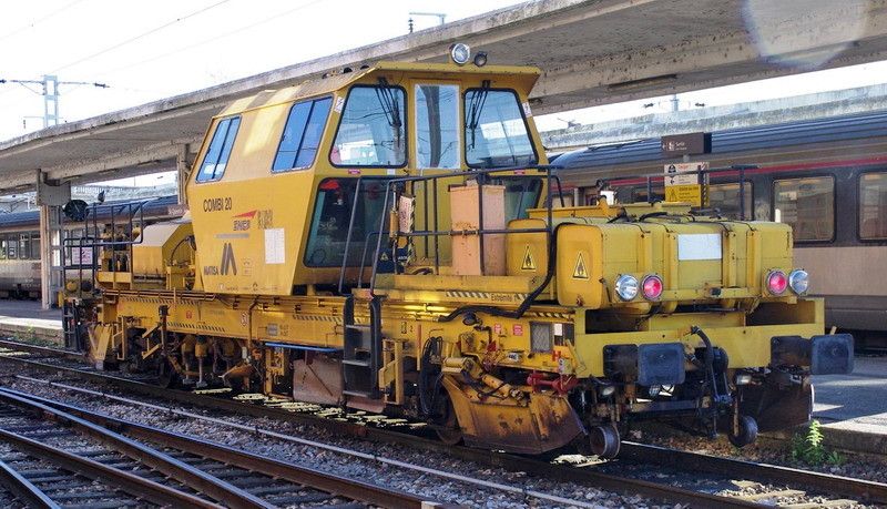 99 87 9 128 055-0  Combi 20 n°20005 (2016-09-27 Saint Quentin) SNCF-AM ex 9.353 (1).jpg