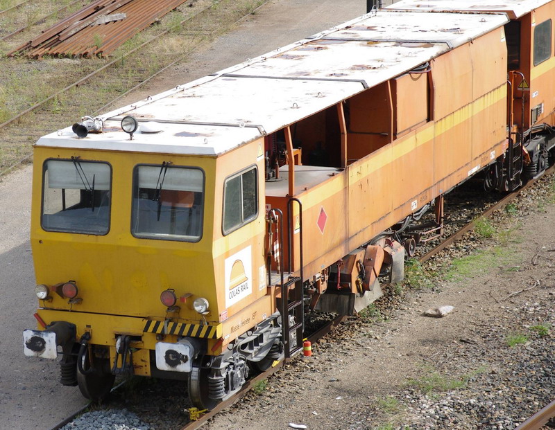 99 87 9 124 504-1 - 108-275 FRP (2013-08-12 gare de Saint Quentin) Colas Rail (4).jpg