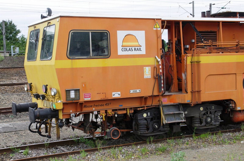 99 87 9 124 504-1 - 108-275 FRP (2013-08-12 gare de Saint Quentin) Colas Rail (12).jpg