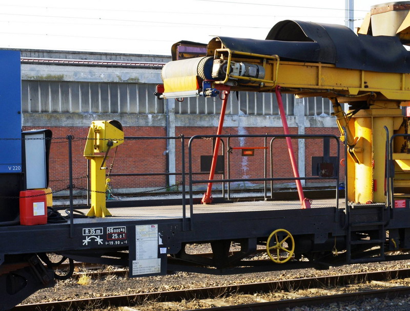 99 87 9 352 534-1 TSO (2013-06-05 gare de Saint Quentin) (4).jpg