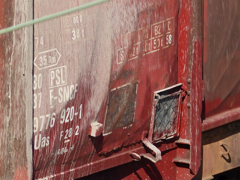 80 87 977 6 920-1 Uas F28 2 F SNCF-PSL (2014-03-19 SPC) (2).jpg