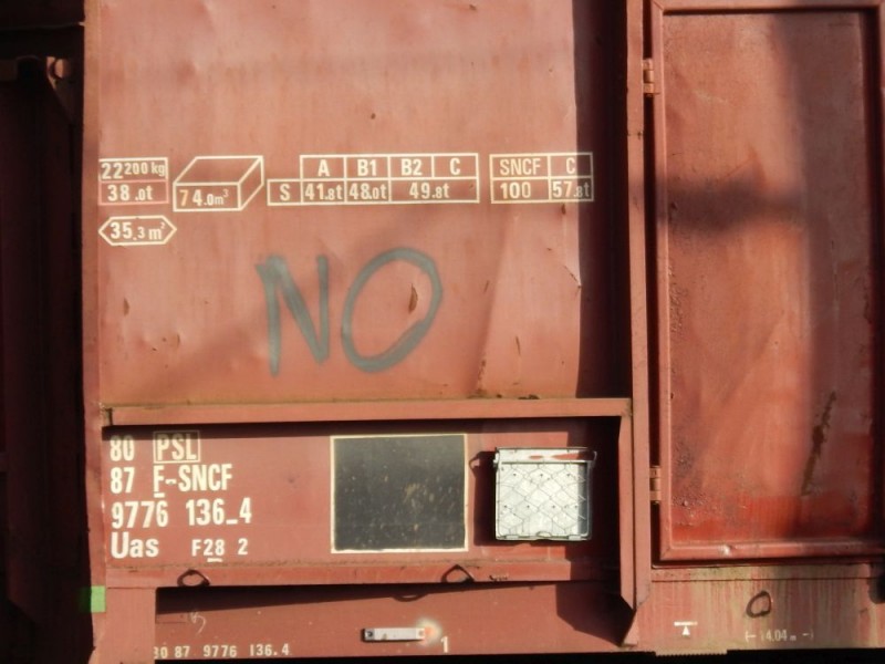 80 87 977 6 136 4 Uas  F28-2  PSL (2).JPG