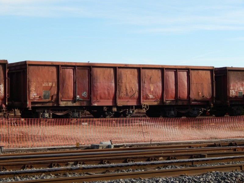 80 87 977 6 469 9 Uas  F28-2  PSL (2).JPG