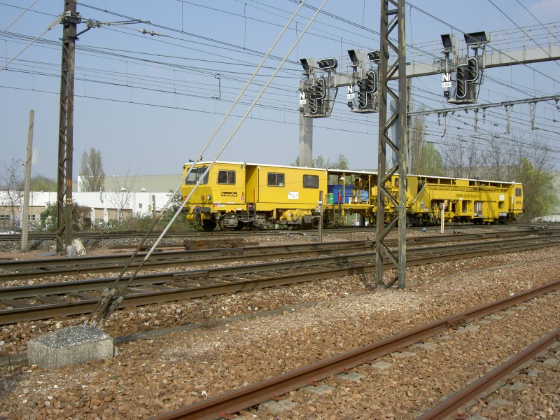 08-16275 GV - 99 87 9 124 501-7 - Ferroviaire de France 2 .JPG