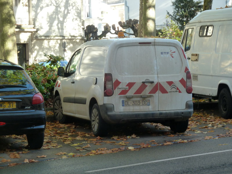 Citroën Berlingo (2015-11-07 Tours) DL-303-DC (3).jpg