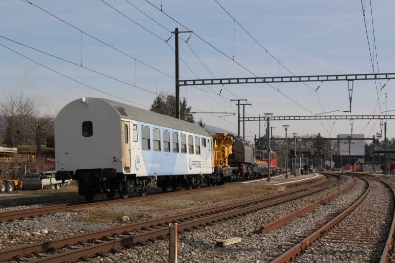 IMG_9771_CFF_Re_44_II_11153_Tr_97908_LS_BI_Transfert_Grue_KIROW_SNCF_Marchandise_Boudry_03-03-2017_NMS.JPG