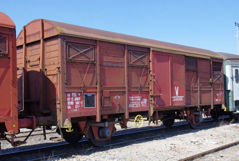 40 87 959 0 582-2 Us G54 2 F SNCF-PSL (2013-05-05 gare de Saint Quentin) (1).jpg