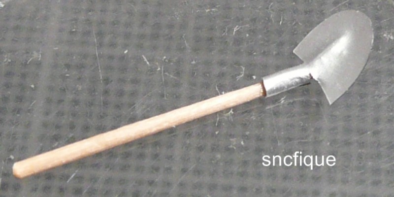 pelle v2.1.JPG (159.24 Kio) Vu 1941 fois pelle v2.1.JPG