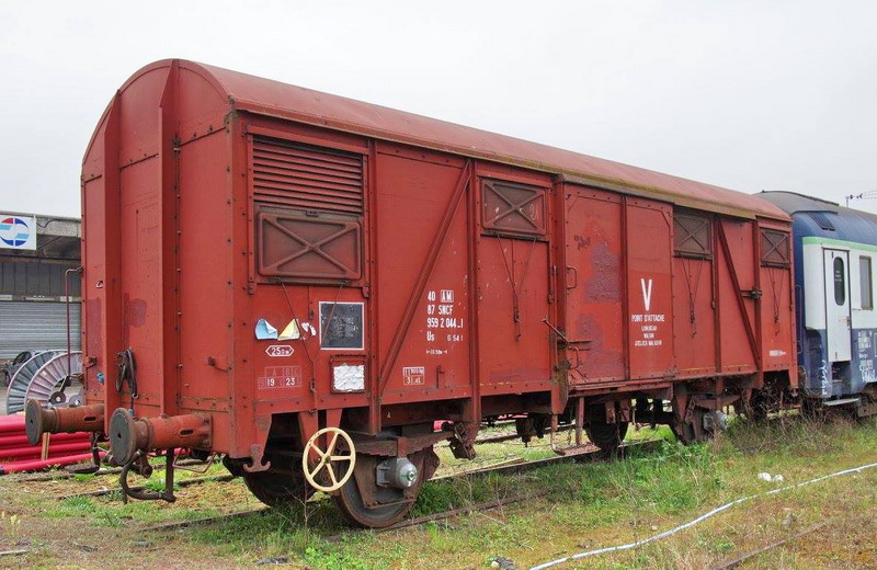 40 87 959 2 044-1 Us G54 1 SNCF-AM (2017-05-04 Saint Quentin) (2).jpg
